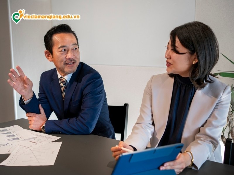 Cố vấn pháp lý