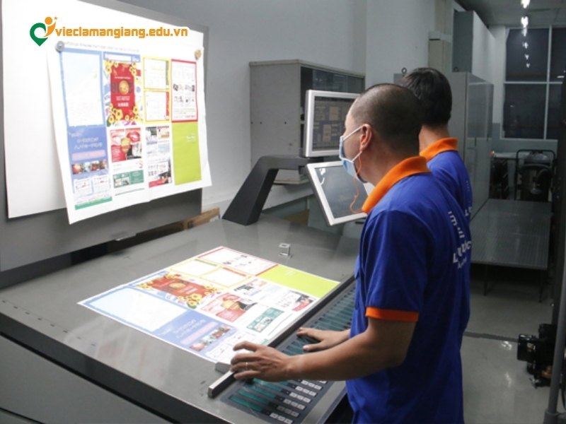 Thợ in ấn, nhân viên vận hành máy in